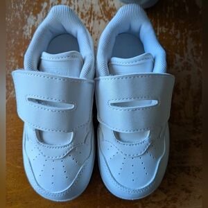 Adidas Kids White Unisex Child Hoops basketball 4.0 Velcro Sneakers